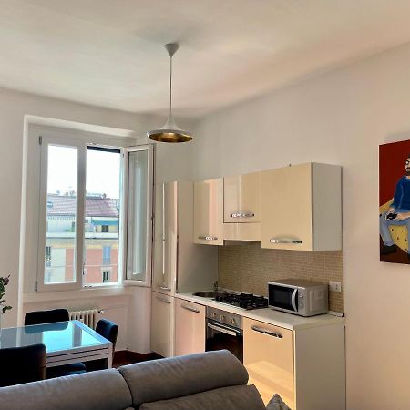 The Painting Apartment. A Central And Lovely Apartment In ميلان المظهر الخارجي الصورة
